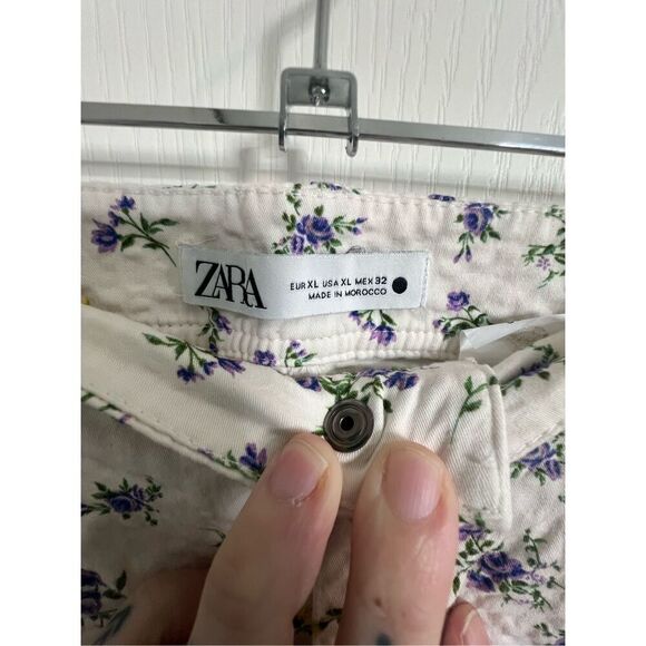 ZARA White Floral Pattern Seersucker High Waisted Cropped Pants - Picture 2 of 5